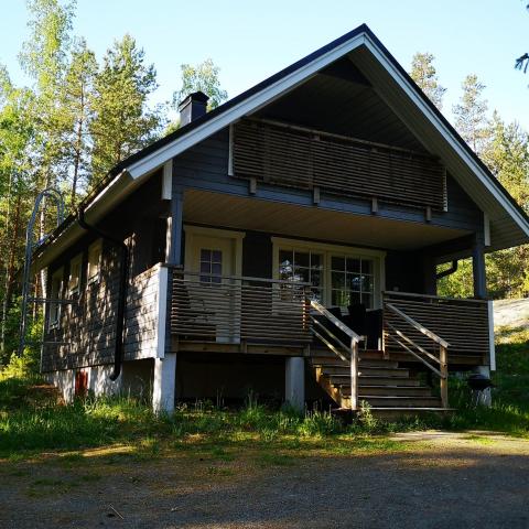 Villa Rufus, Ylöstalo vuokramökki Turun saaristossa.