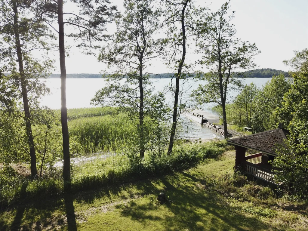 Näsinlinna seaside villa in Salo locating on the hillside