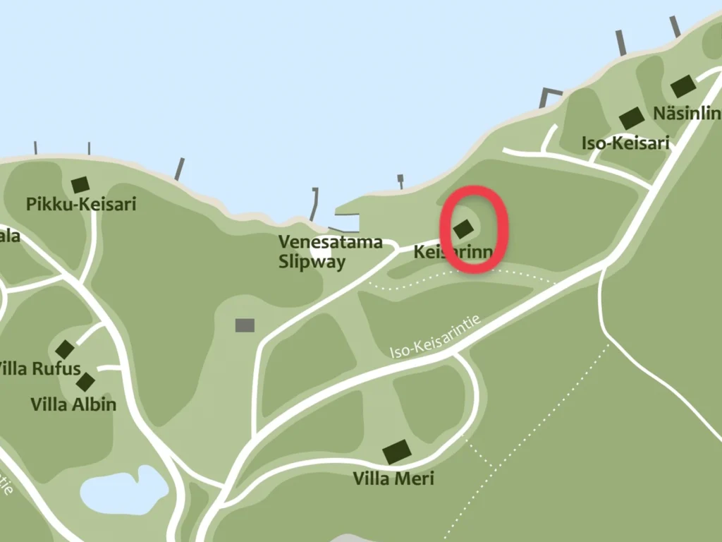 Merenrantahuvila Keisarinna sijaitsee Ylöstalon sataman läheisyydessä