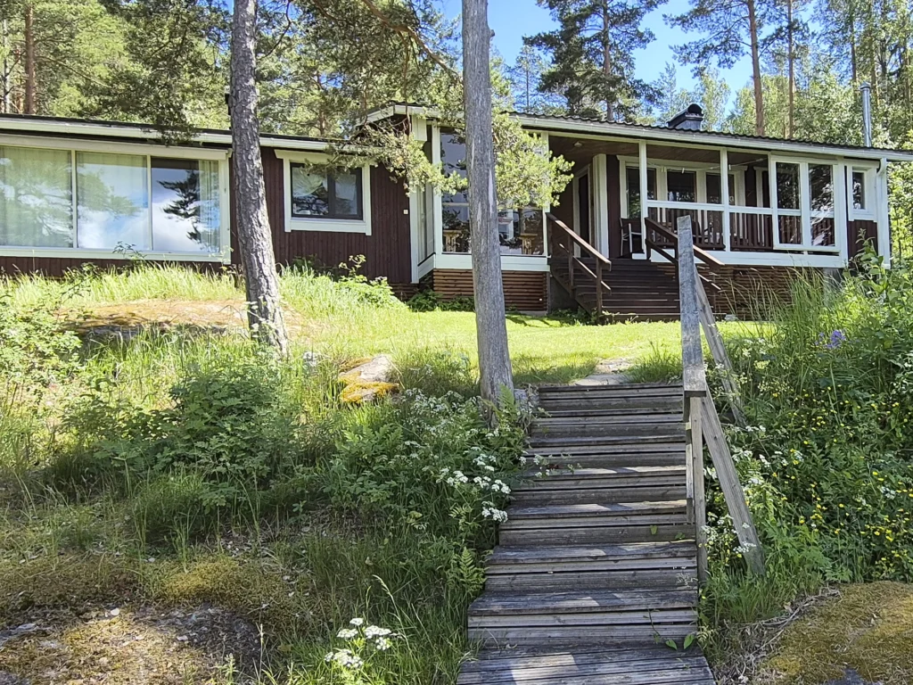 Pekkala, a cottage in Baltic Sea Archipelago on a forest slope in Särkisalo island